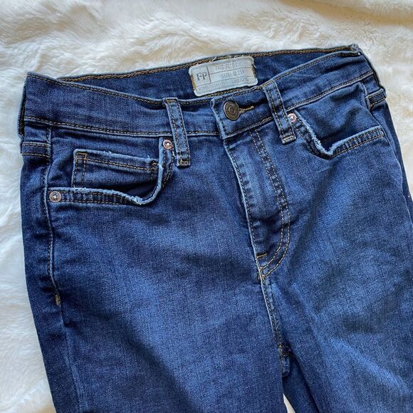 Free People Distressed Hi-Rise Skinny - Women’s 25 - Picture 9 of 11